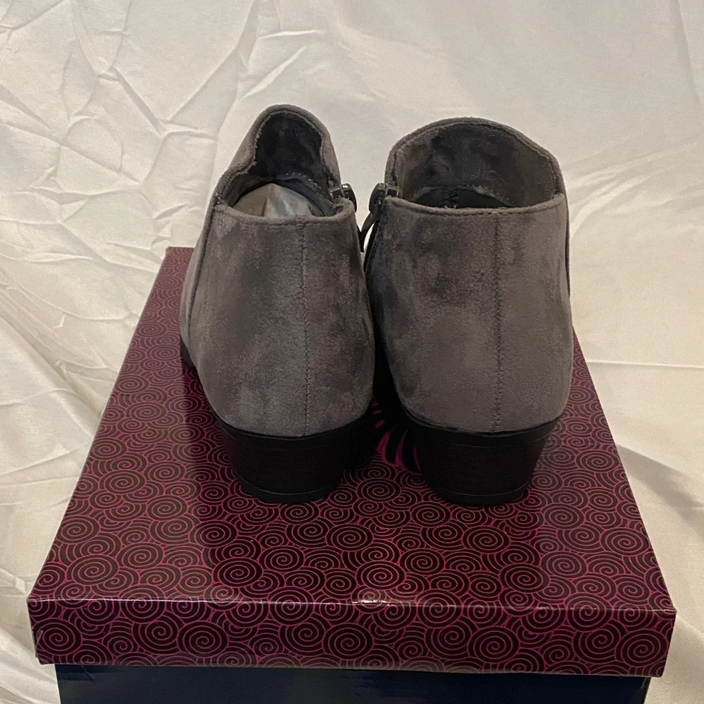 Charming‎ Gray Ankle Booties